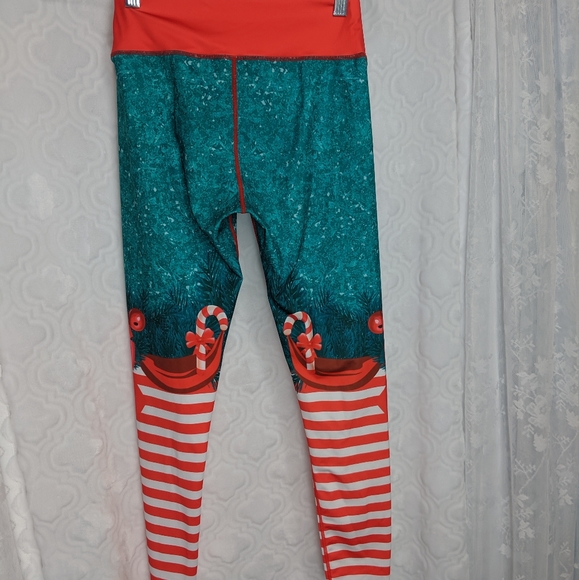 High-waist Candy Stripe Christmas Workout Leggings - Picture 4 of 7